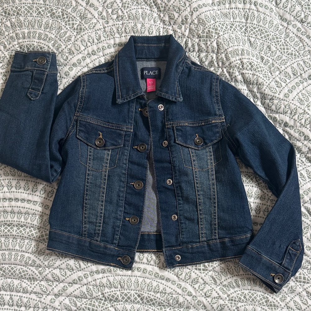 Like new Children’s Place Indigo Denim Jacket Size small 5/6